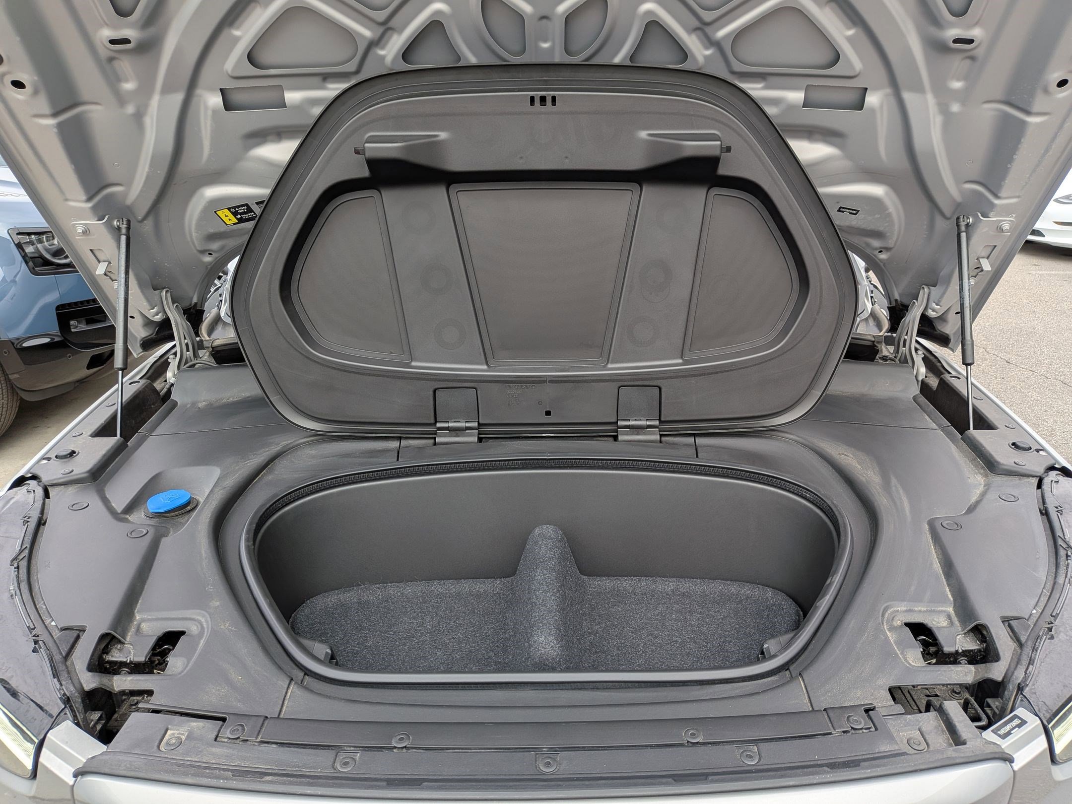 Certified 2023 Volvo C40 P8 Recharge Ultimate image 32