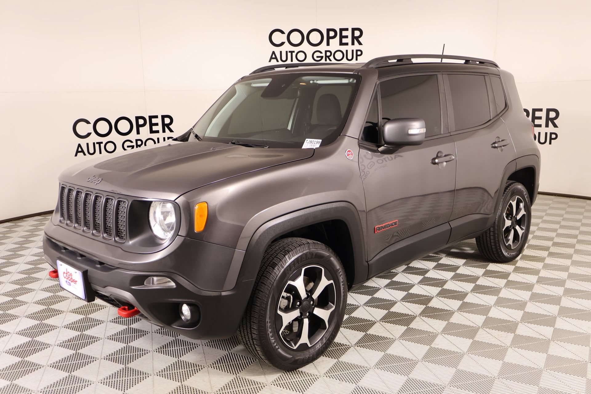 Used 2019 Jeep Renegade Trailhawk w/ UConnect 8.4 Nav Group AWD/4WD image 10
