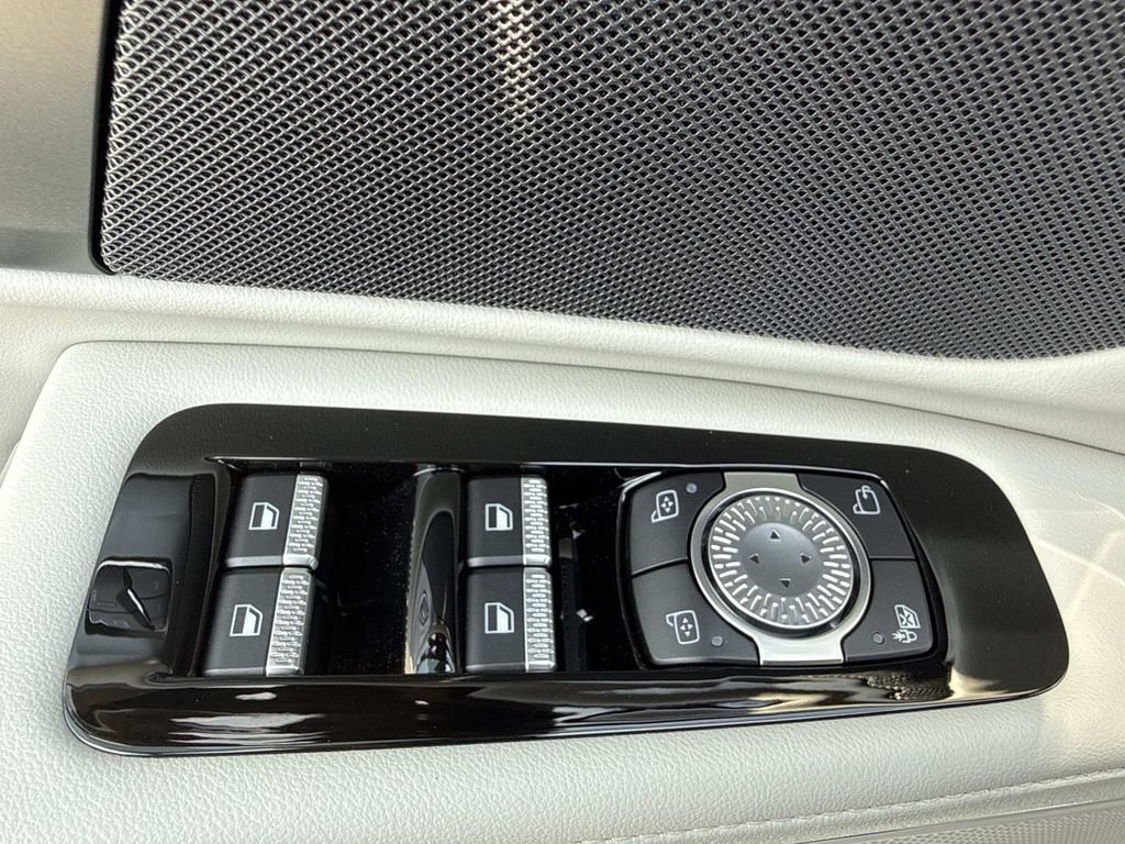 New 2026 Lincoln Nautilus Premier w/ Jet Appearance Package image 19