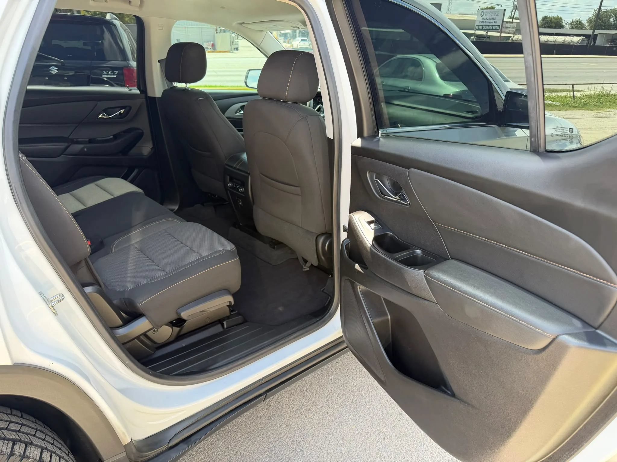Used 2020 Chevrolet Traverse LS FWD image 8