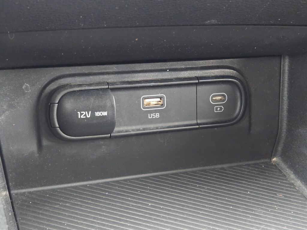 Used 2023 Kia Sportage LX image 25