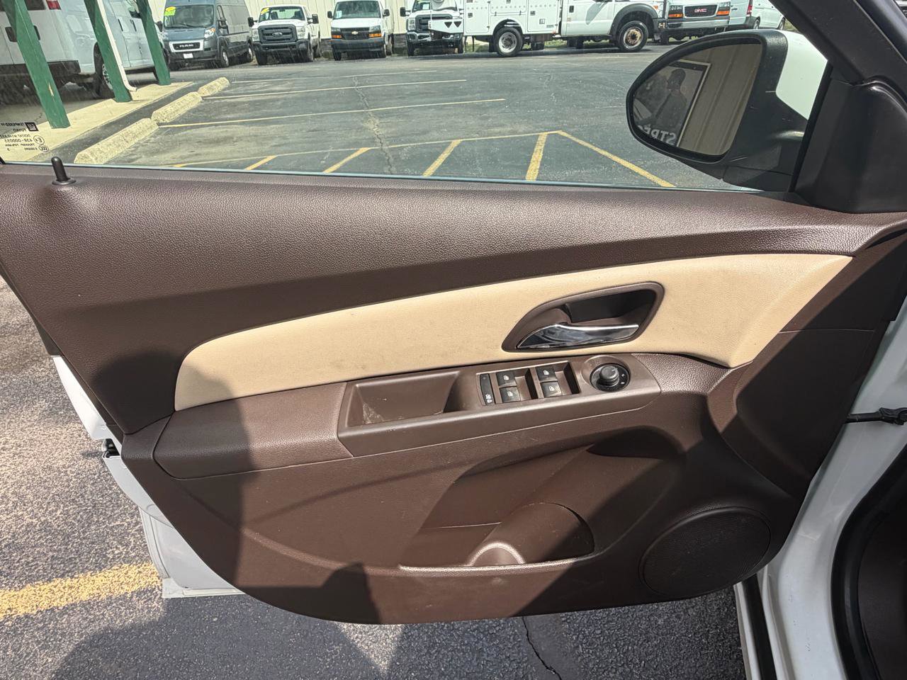 Used 2014 Chevrolet Cruze Diesel image 16