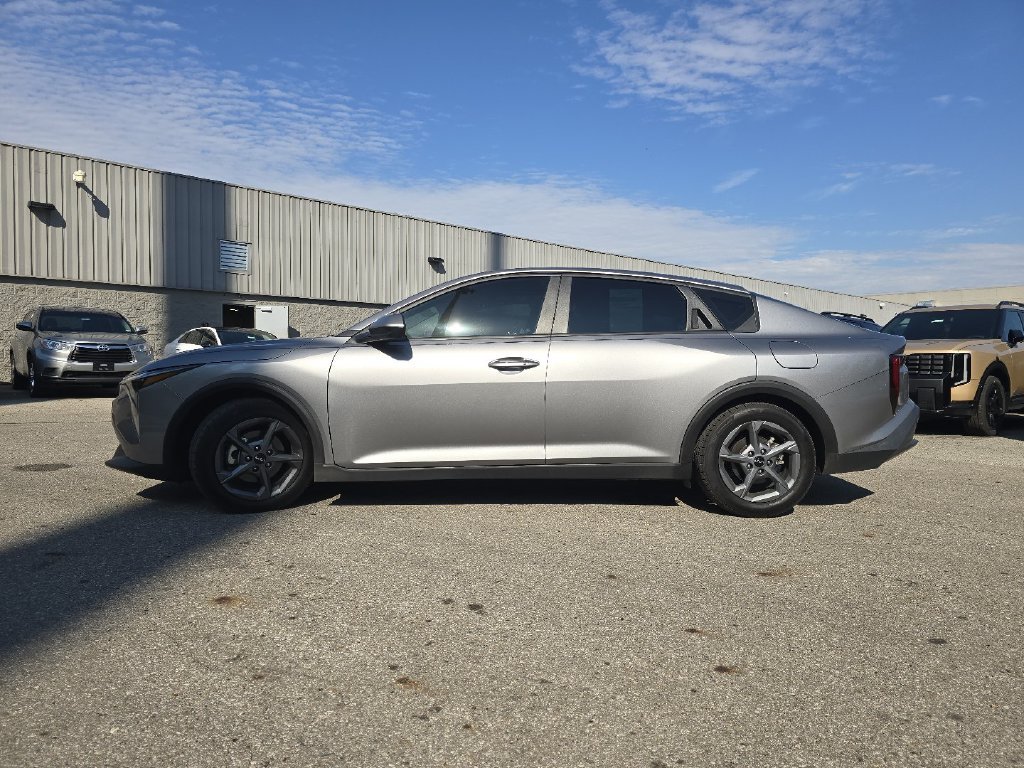 Used 2025 Kia K4 FWD image 12