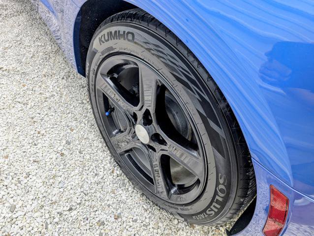 Used 2017 Chevrolet Camaro LT w/ Technology Package image 13