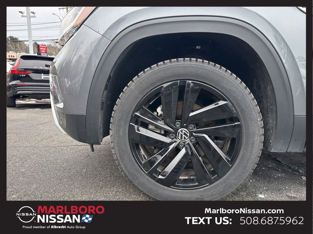 Used 2023 Volkswagen Atlas Cross Sport SE w/ Black Wheel Package image 10