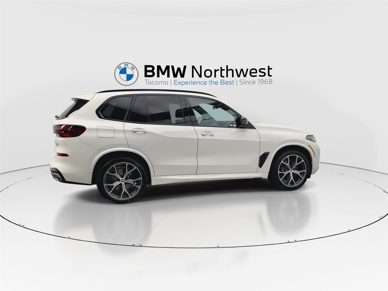 New 2026 BMW X5 M60i image 4