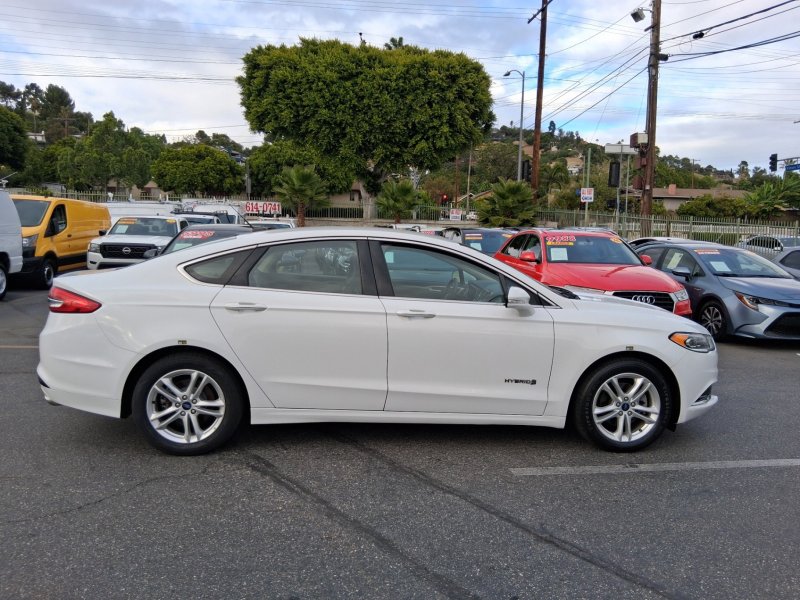 Used 2018 Ford Fusion SE w/ Equipment Group 602A FWD image 7