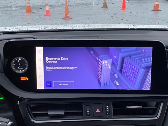 Used 2025 Lexus ES 350 w/ Premium Package image 10