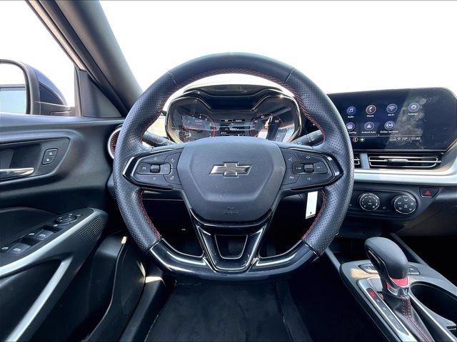 Used 2025 Chevrolet Trax RS w/ Driver Confidence Package FWD image 17