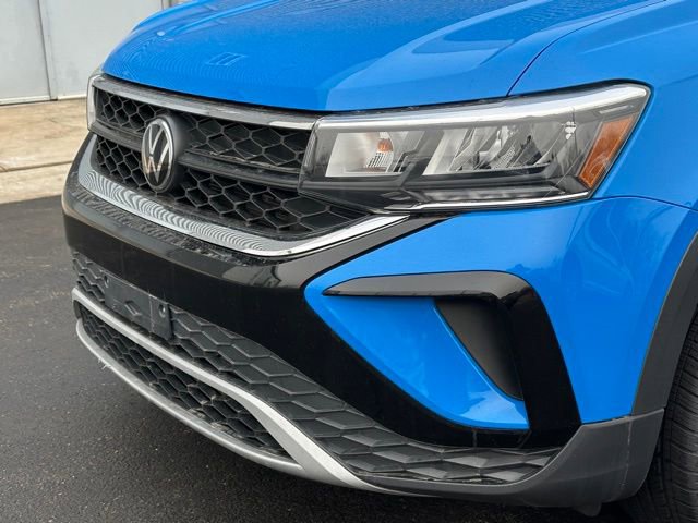 Certified 2024 Volkswagen Taos SE image 8