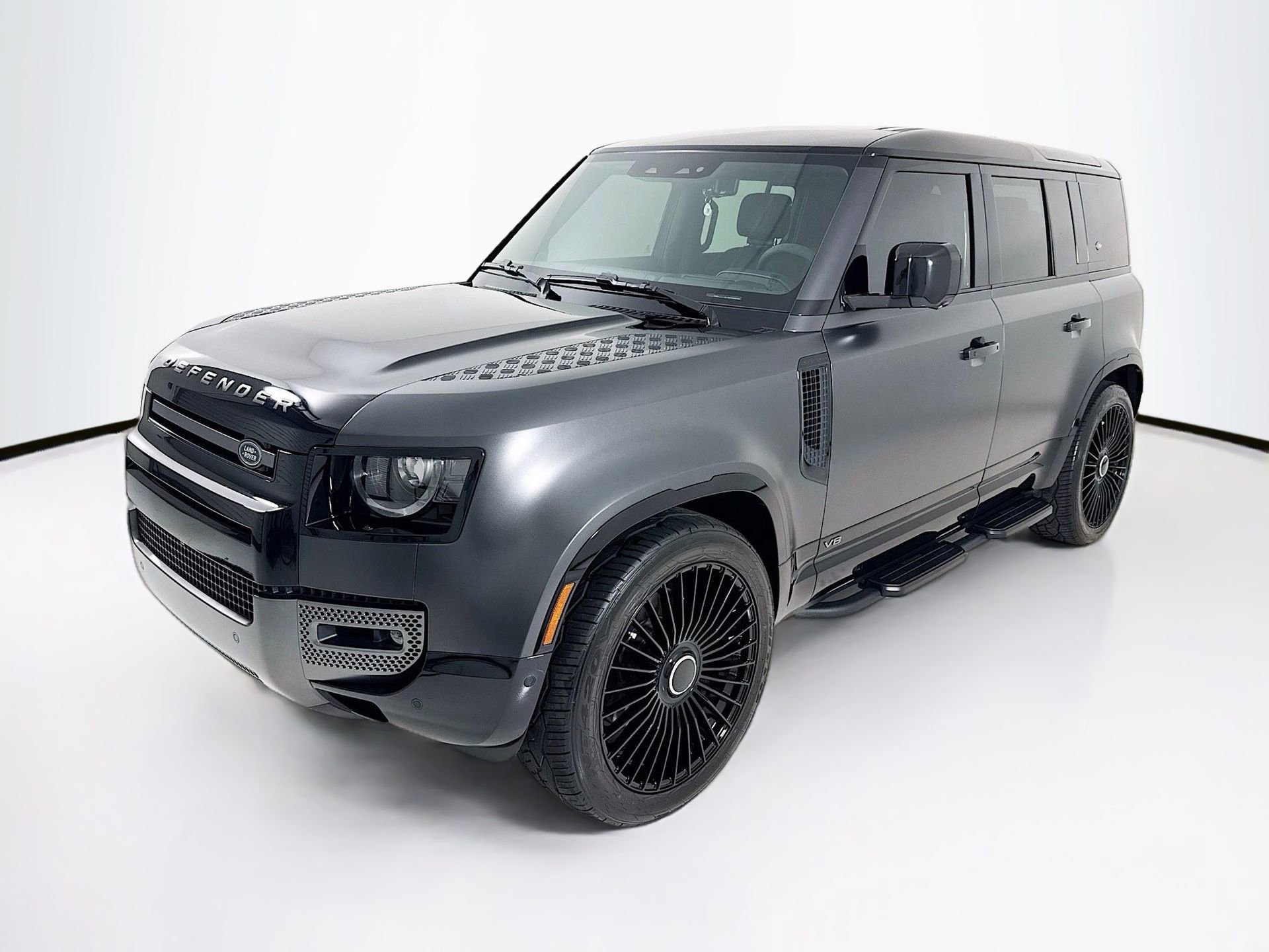 Used 2024 Land Rover Defender 110 Carpathian Edition image 3