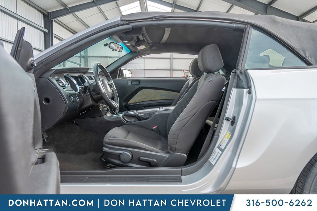 Used 2013 Ford Mustang Convertible image 5