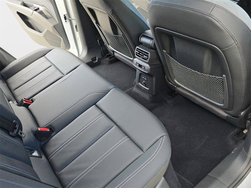 Used 2024 Audi Q4 e-tron Prestige image 13