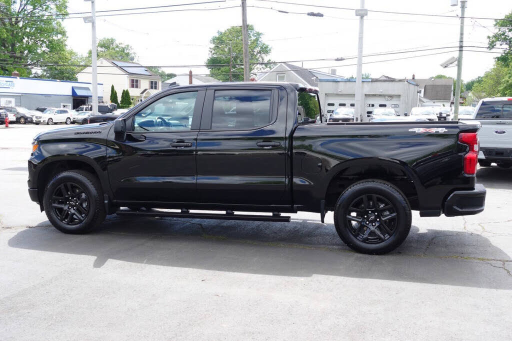 Used 2023 Chevrolet Silverado 1500 Custom AWD/4WD image 3