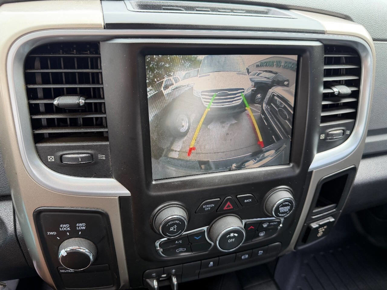 Used 2014 RAM 2500 SLT w/ Popular Equipment Group AWD/4WD image 6