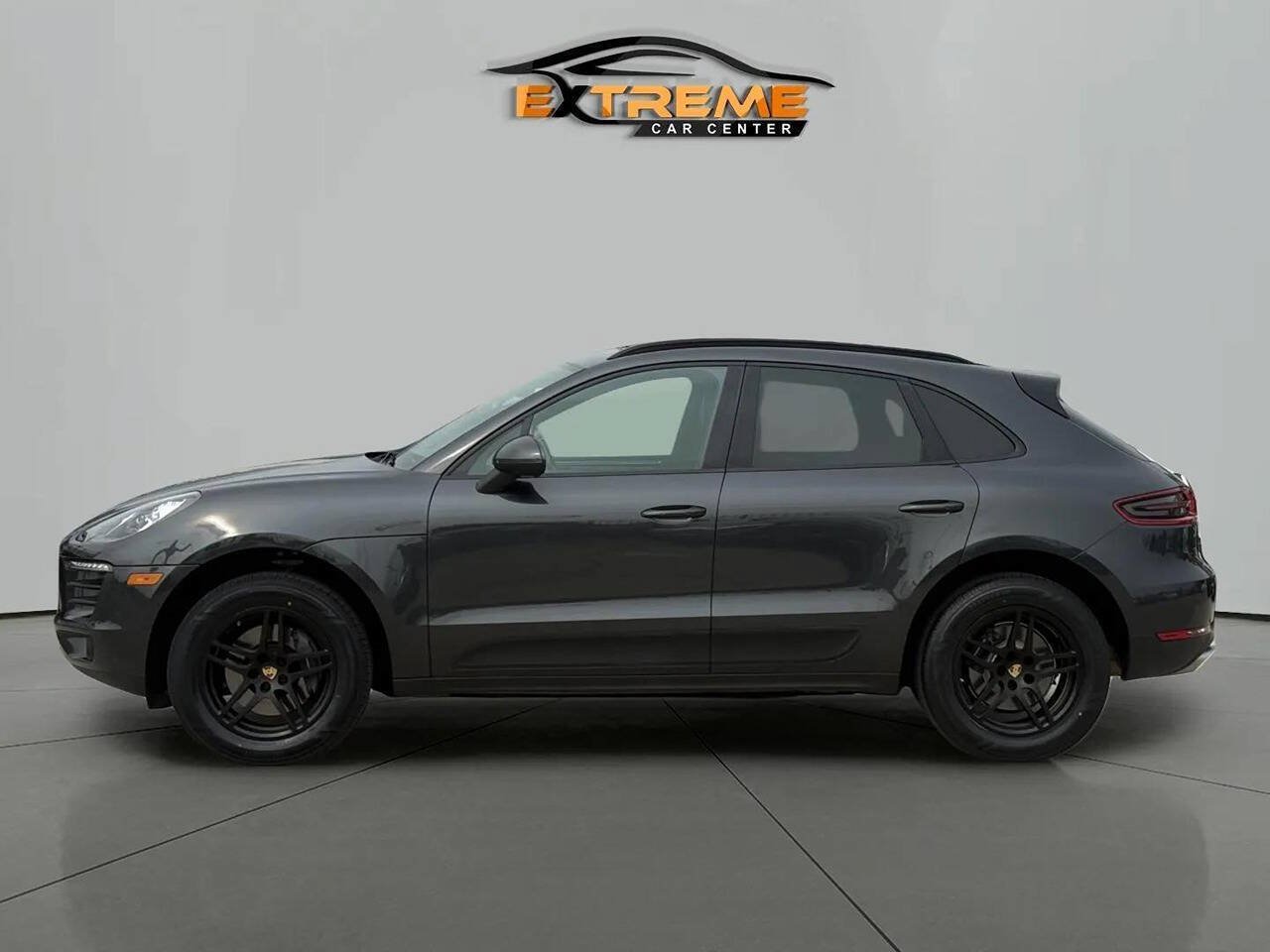 Used 2018 Porsche Macan AWD/4WD image 3