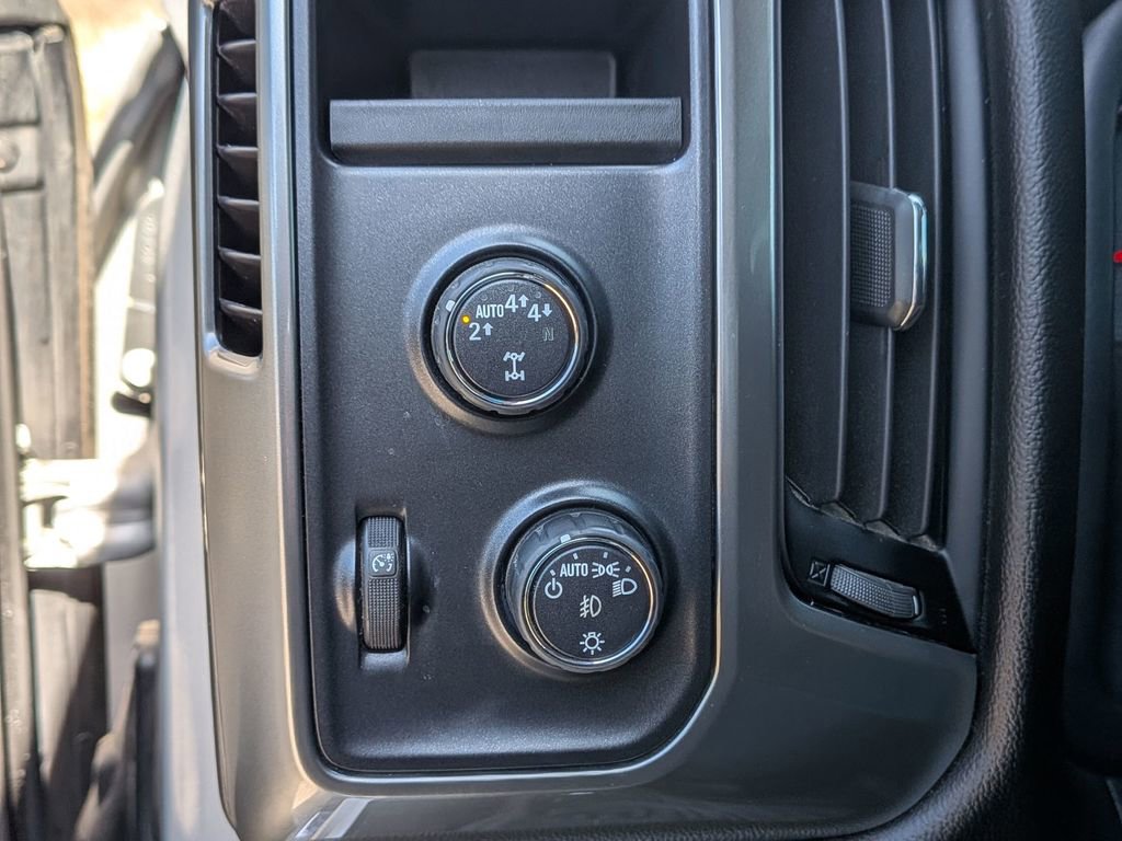 Used 2018 Chevrolet Silverado 1500 LT w/ Texas Edition image 16