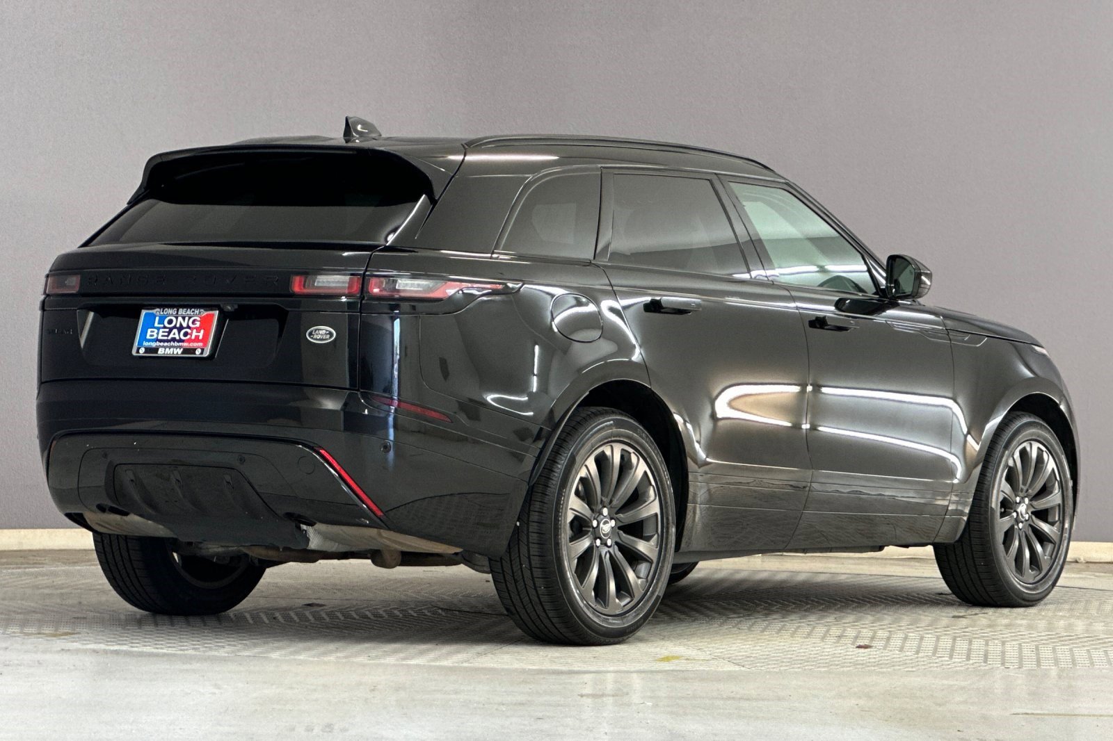 Used 2023 Land Rover Range Rover Velar R-Dynamic S image 9