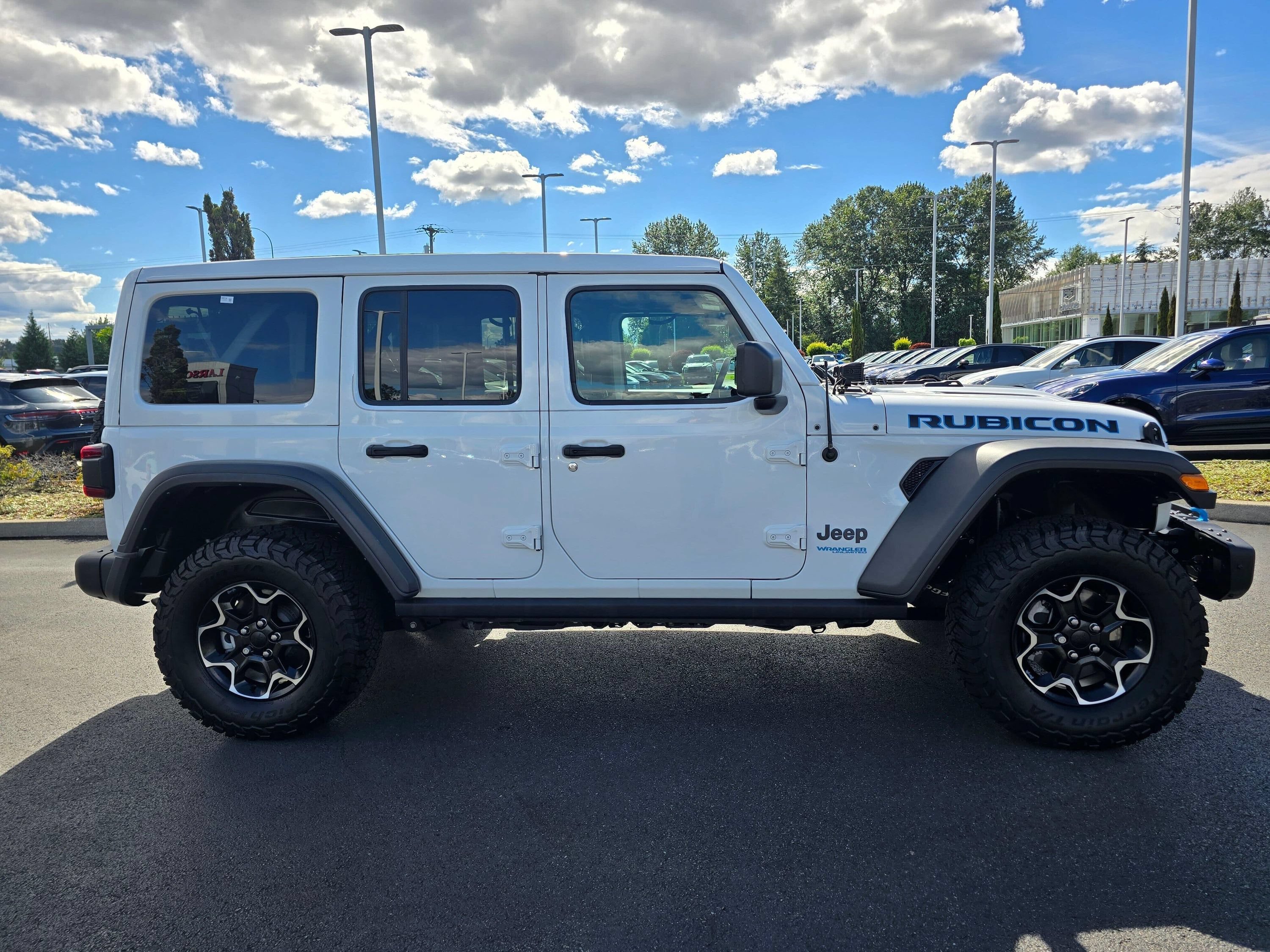 Used 2021 Jeep Wrangler Unlimited Rubicon 4xe w/ Steel Bumper Group AWD/4WD image 6