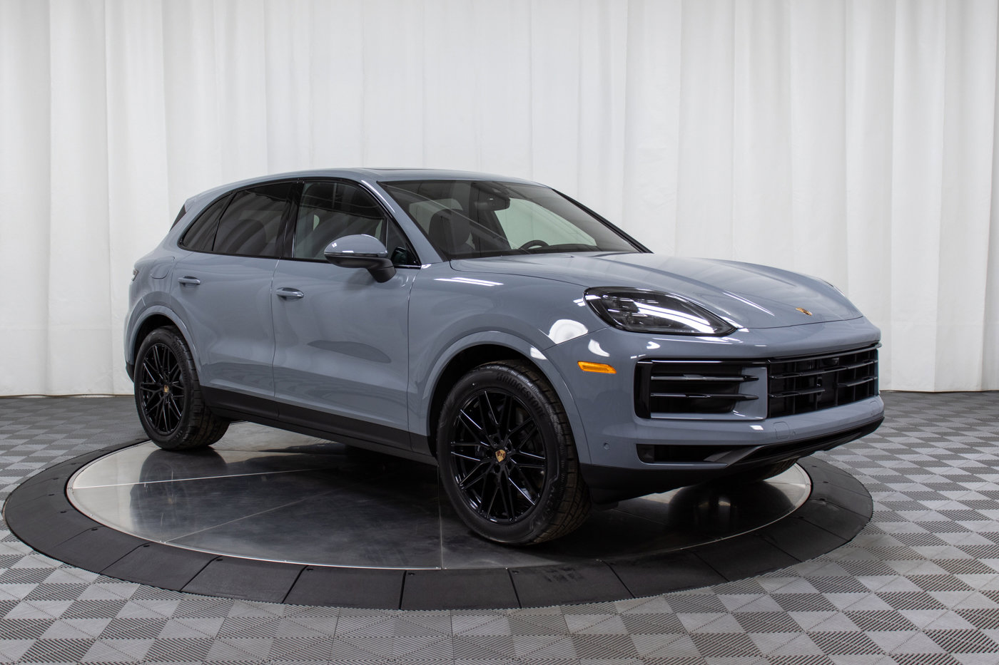 New 2025 Porsche Cayenne image 7