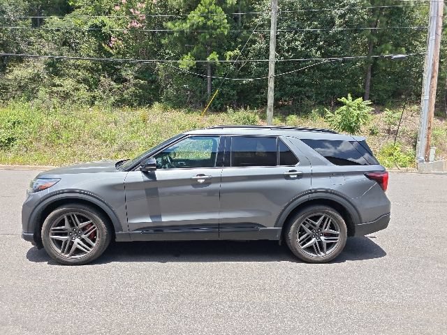 Used 2025 Ford Explorer ST AWD/4WD image 5