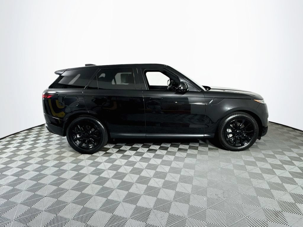 Used 2025 Land Rover Range Rover Sport SE AWD/4WD image 8