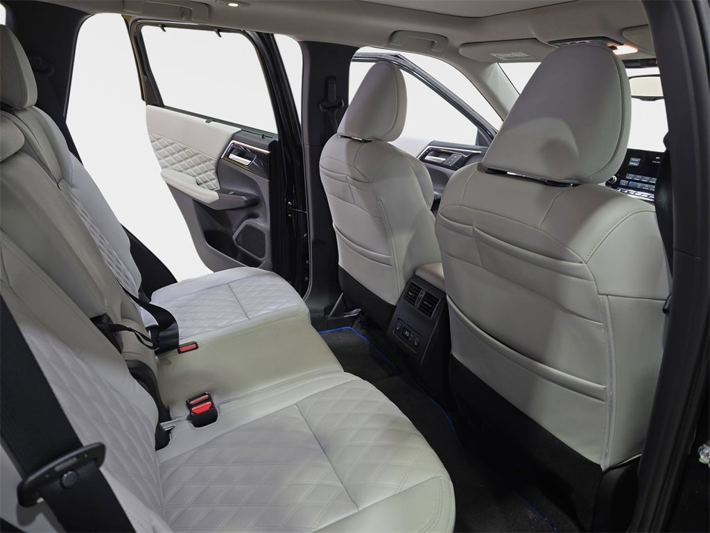 Used 2024 Mitsubishi Outlander SEL image 13