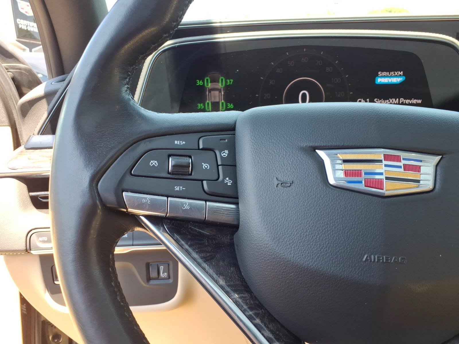 Used 2021 Cadillac Escalade Premium Luxury AWD/4WD image 27