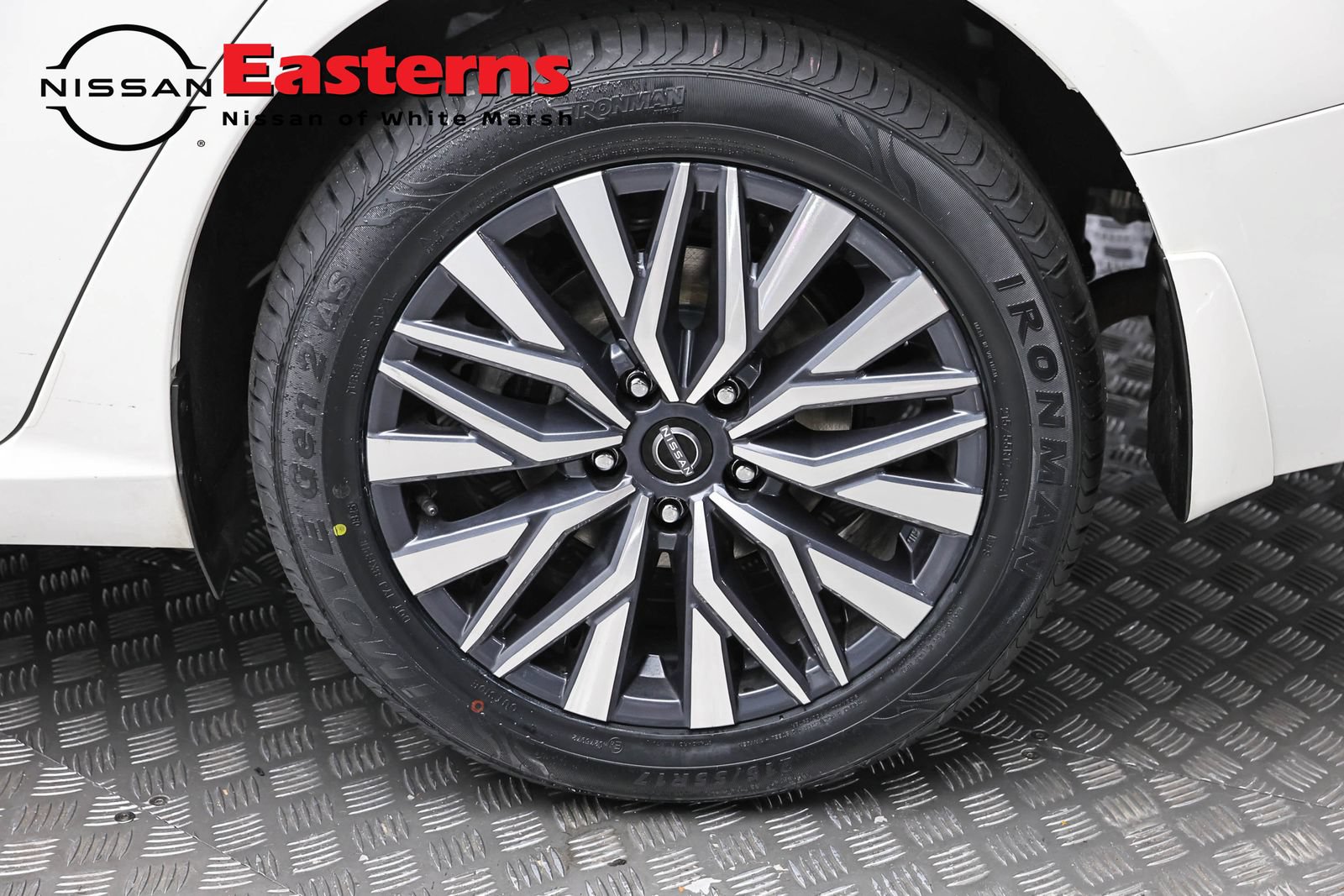 Used 2023 Nissan Altima 2.5 SV w/ SV Premium Package AWD/4WD image 8