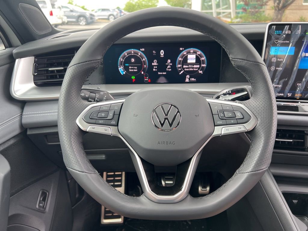 New 2026 Volkswagen Tiguan SE R-Line FWD image 15