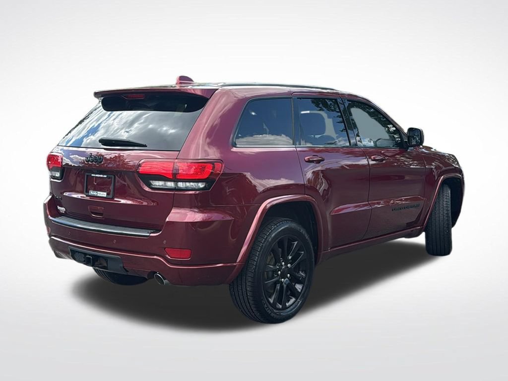 Used 2017 Jeep Grand Cherokee Altitude AWD/4WD image 7