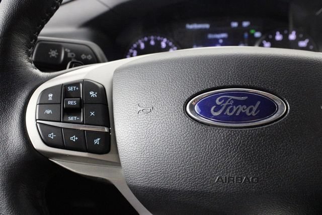 Used 2021 Ford Explorer XLT w/ Equipment Group 202A AWD/4WD image 32