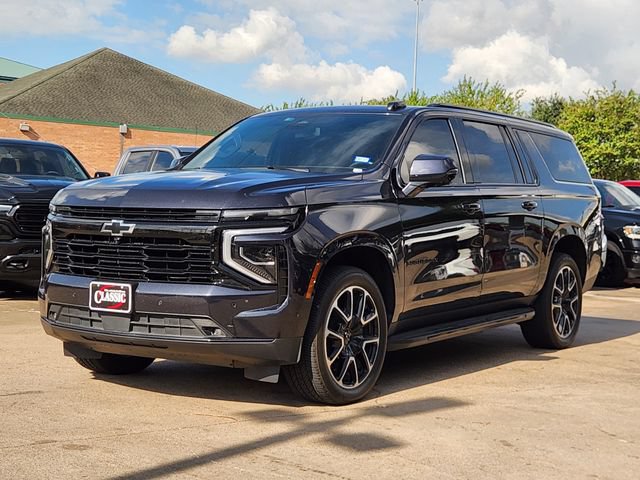 Used 2025 Chevrolet Suburban RST w/ Comfort Package AWD/4WD image 3