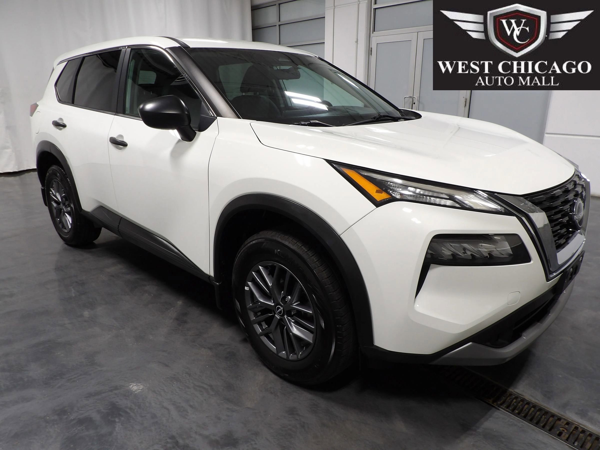 Used 2022 Nissan Rogue S AWD/4WD image 1