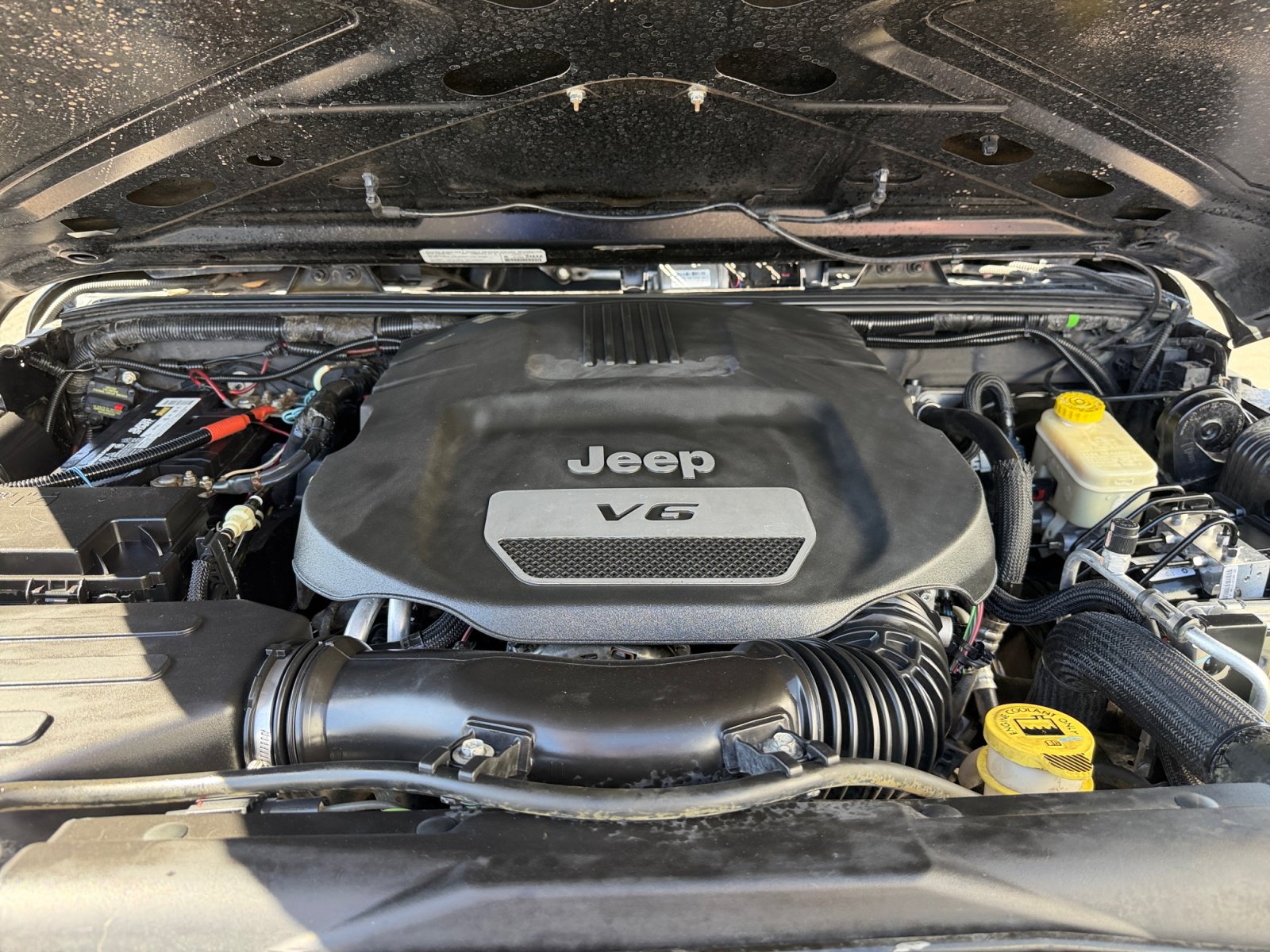 Used 2014 Jeep Wrangler Unlimited Sport w/ Quick Order Package 24S AWD/4WD image 32
