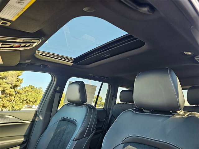 New 2025 Jeep Grand Cherokee Altitude image 27