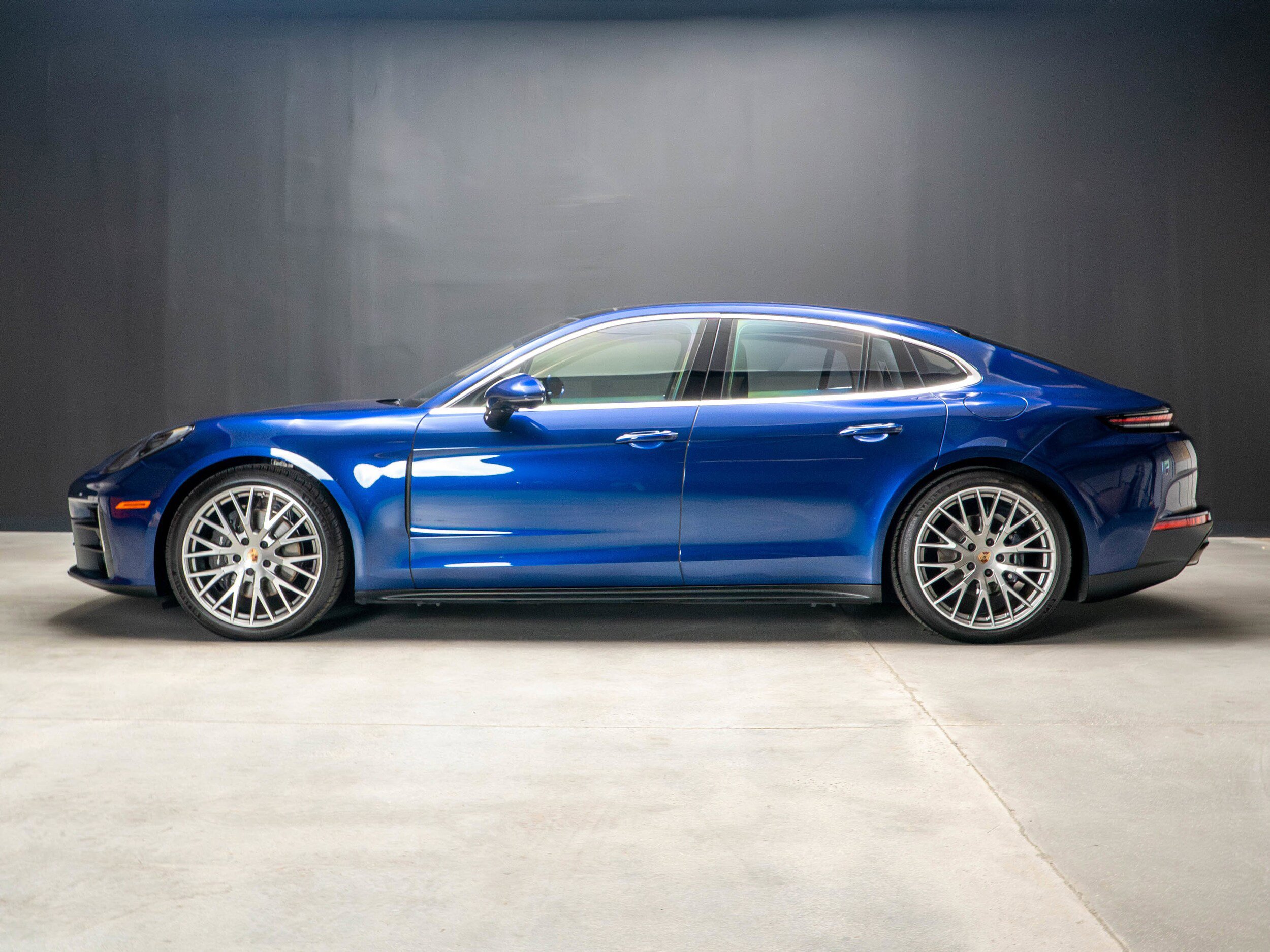 Certified 2024 Porsche Panamera 4 AWD/4WD image 2