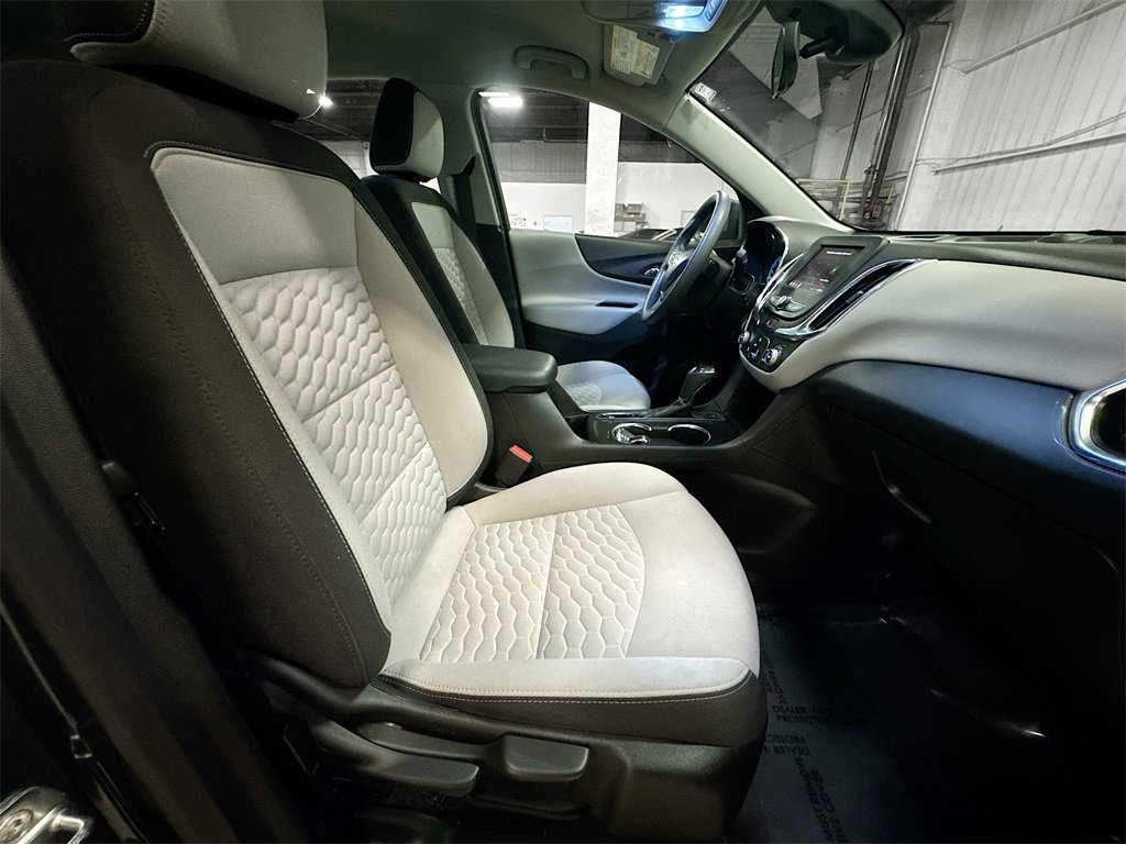 Used 2021 Chevrolet Equinox LS image 25