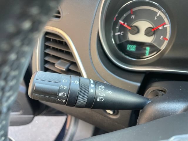Used 2011 Chrysler 200 Touring FWD image 24