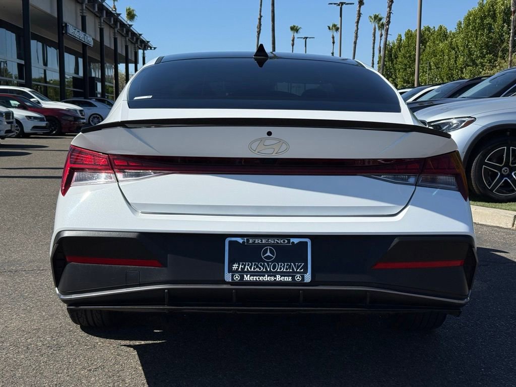 Used 2025 Hyundai Elantra SEL FWD image 16
