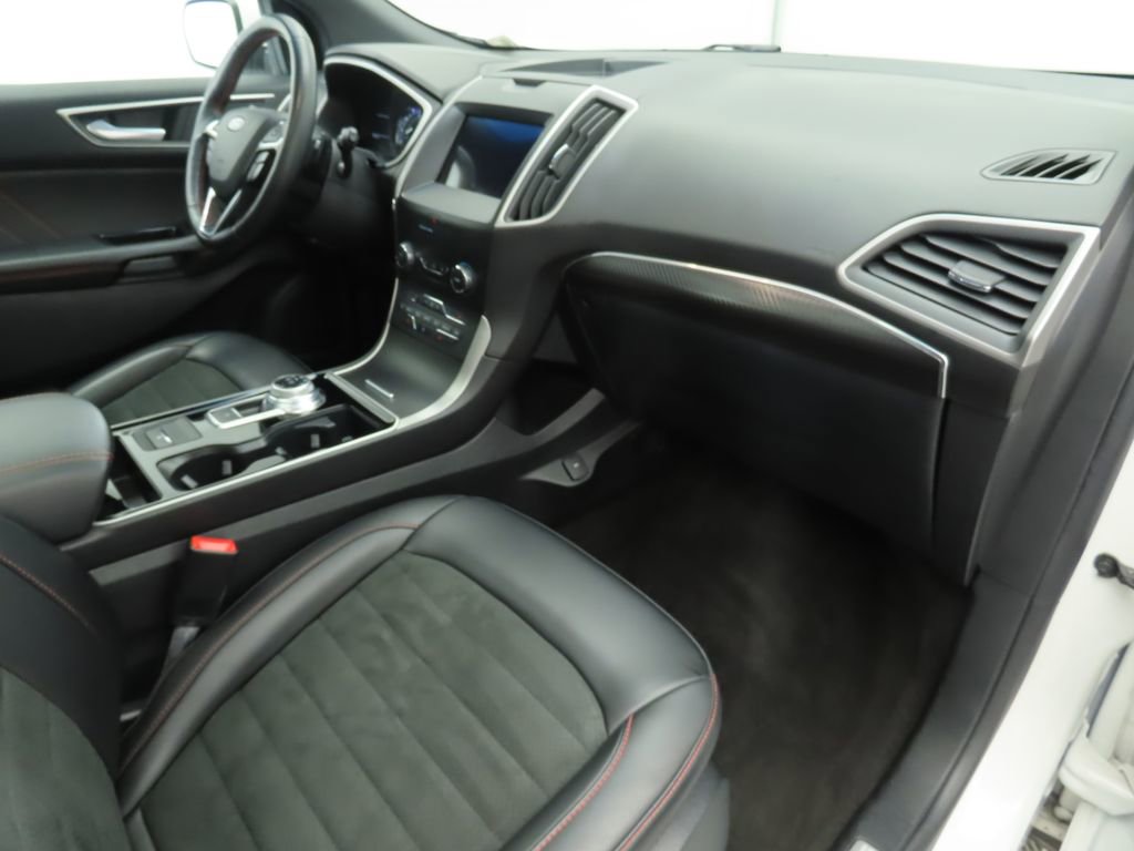 Used 2020 Ford Edge ST-Line w/ Cold Weather Package image 18