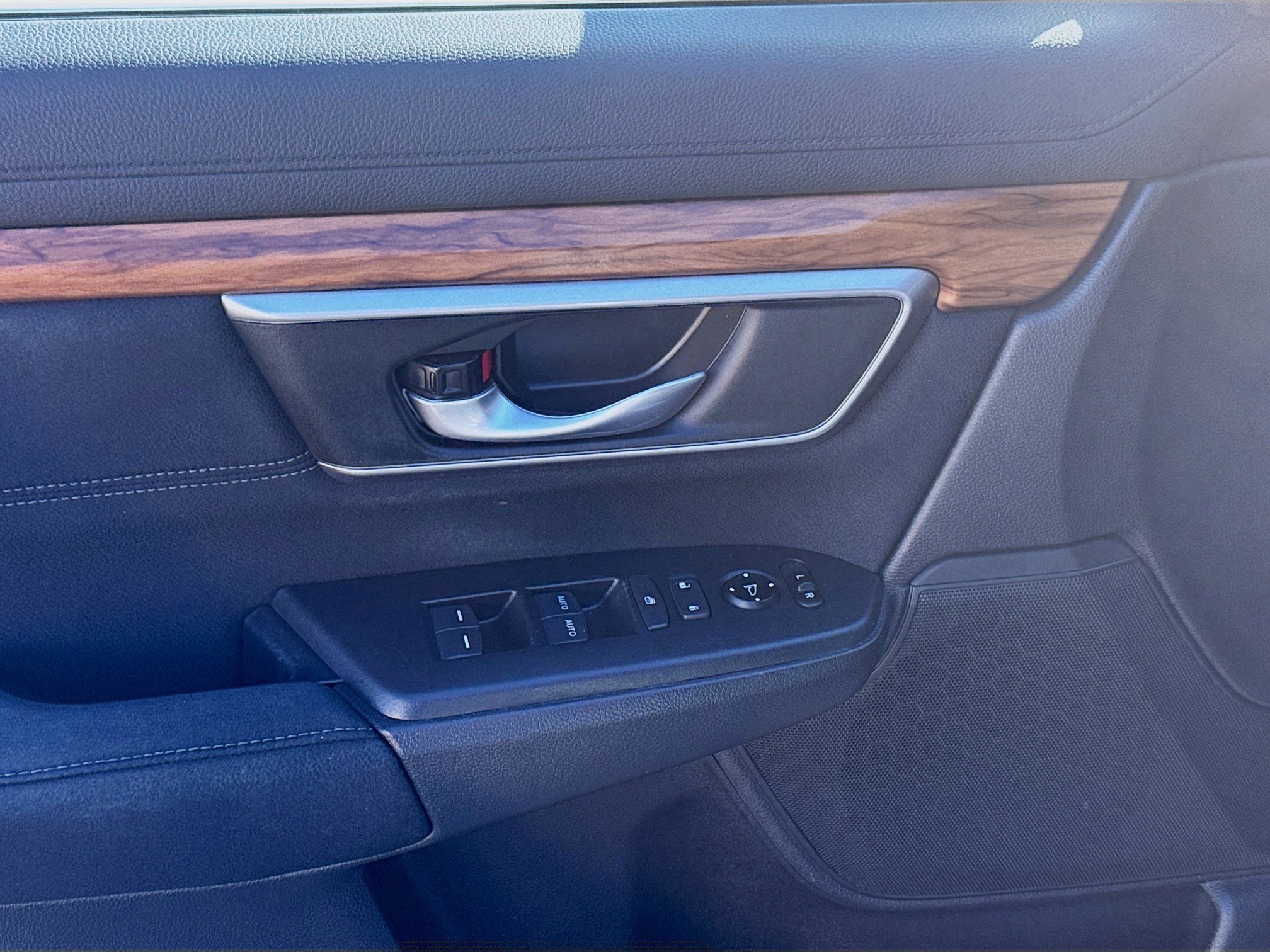 Used 2019 Honda CR-V EX image 16