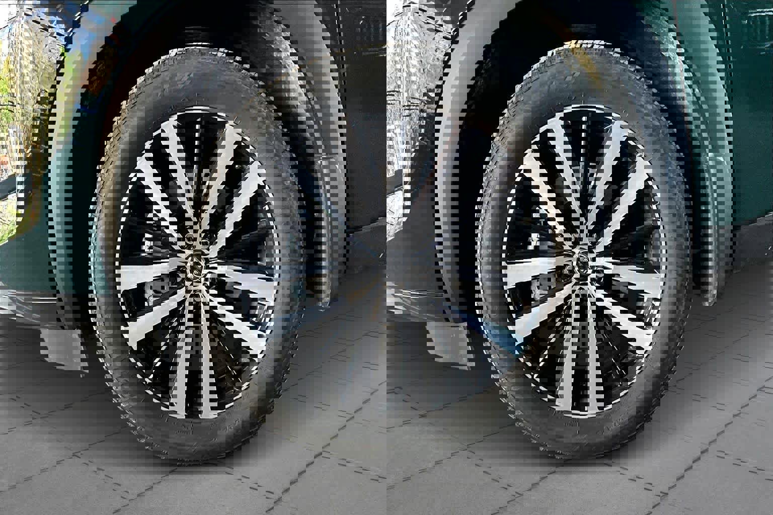 Used 2024 Nissan Pathfinder Platinum image 10