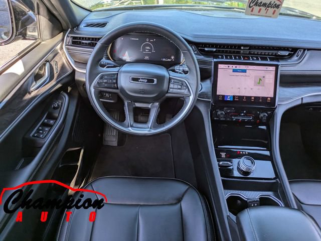 Used 2025 Jeep Grand Cherokee Limited AWD/4WD image 20