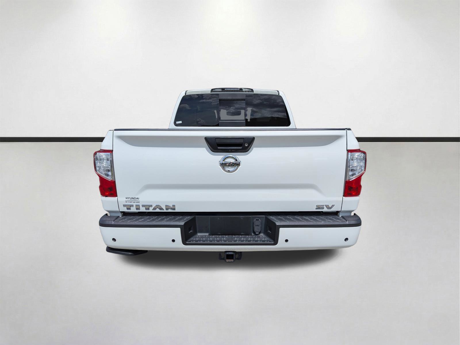 Used 2021 Nissan Titan SV w/ SV Convenience Package image 5