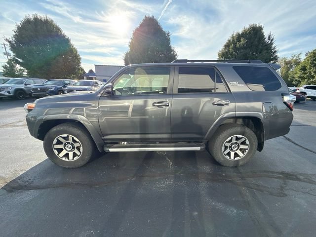 Used 2020 Toyota 4Runner TRD Off-Road Premium w/ Moonroof Package AWD/4WD image 4