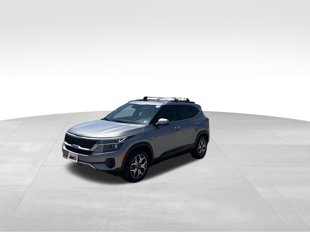 Used 2022 Kia Seltos EX AWD/4WD image 3