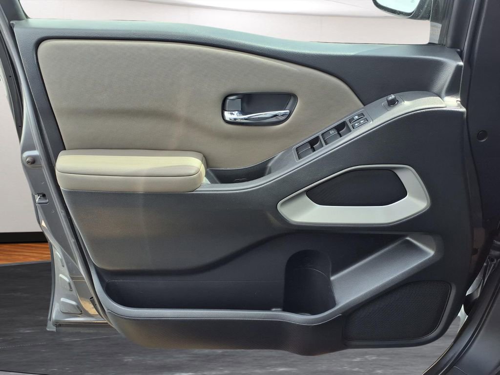 Used 2022 Nissan Frontier SV image 17