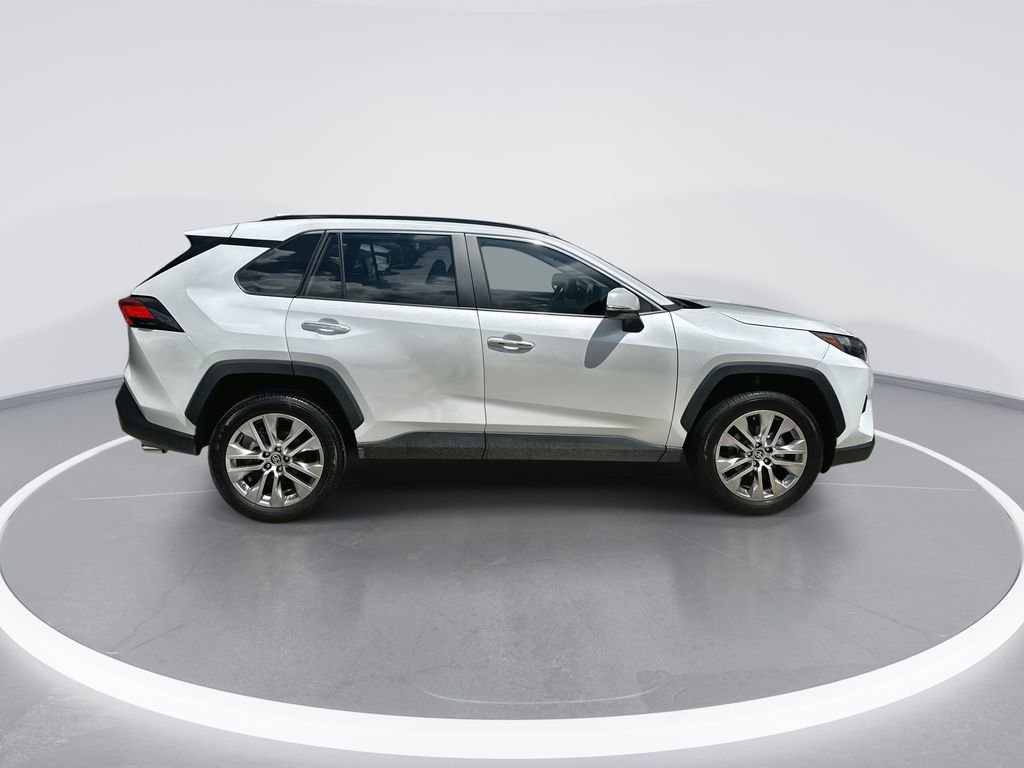 Used 2025 Toyota RAV4 Limited FWD image 9
