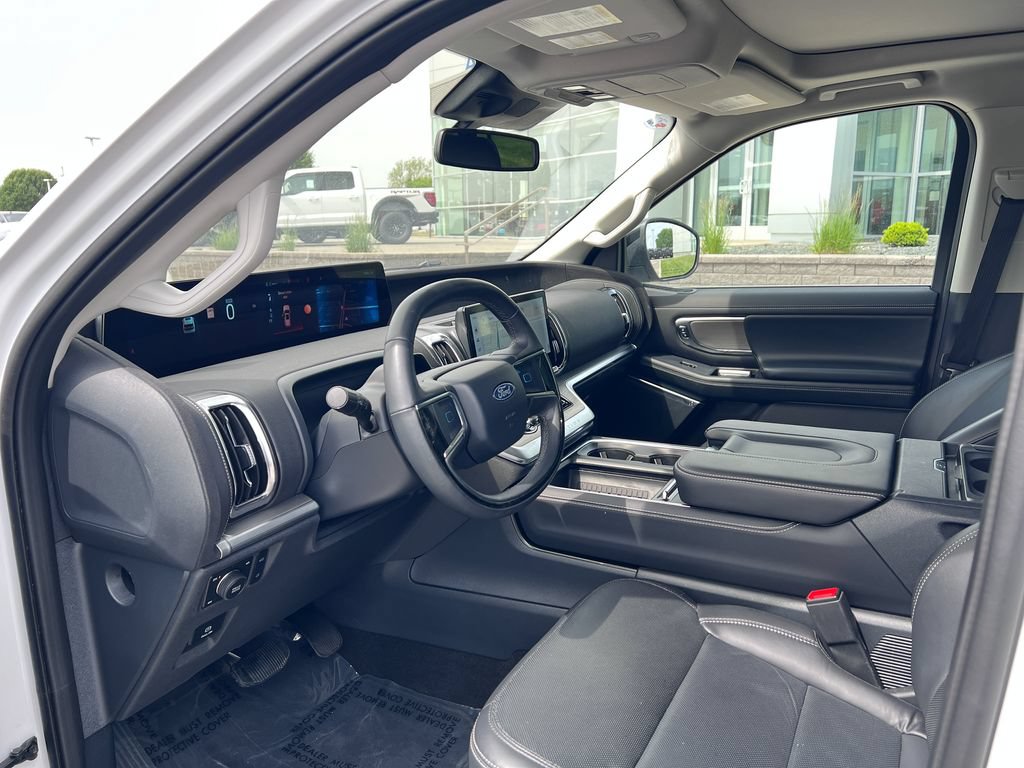Certified 2025 Ford Expedition Platinum AWD/4WD image 9